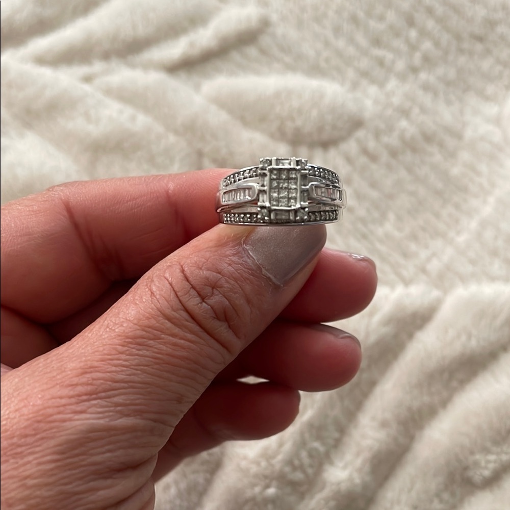 Elegant Silver Women's Ring